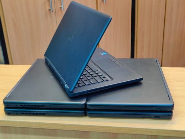 Dell Latitude 5450 - Image 3