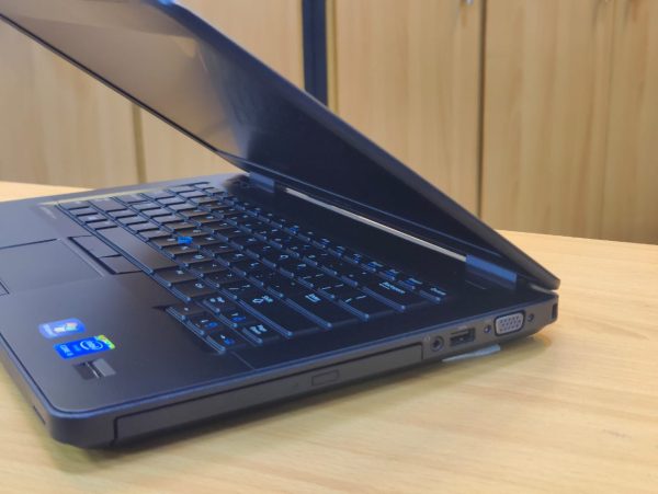Dell Latitude 5440 - Image 6
